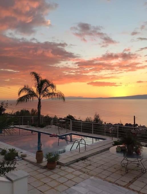 Marine'S Lux Villa:Golden Sunset Kalamáta Kültér fotó
