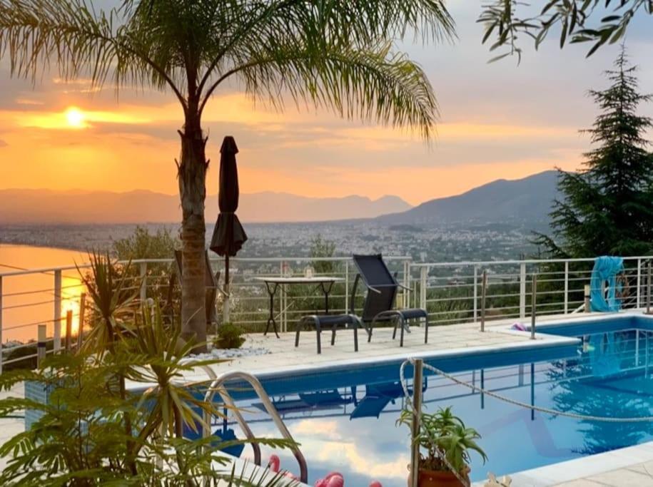 Marine'S Lux Villa:Golden Sunset Kalamáta Kültér fotó